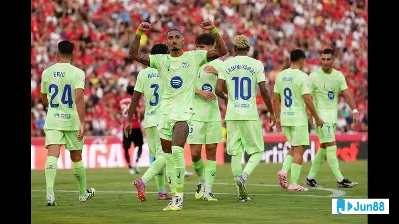 Cầu thủ Turkmenistan và Oman chuẩn bị cho trận đấu trong bối cảnh Nhận định kèo